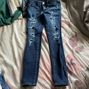 Ripped American eagle skinny jeans